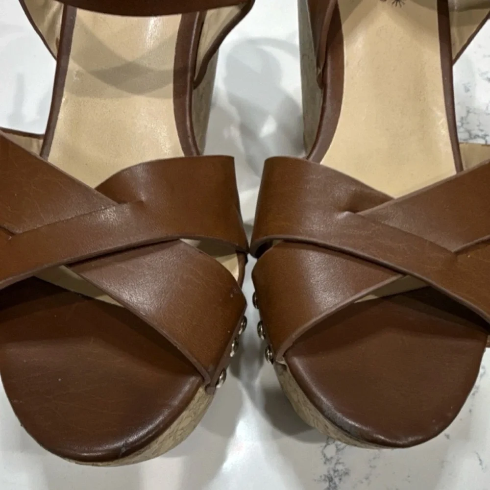 Shoe Dazzle 4” Brown Cork-Textured Platform Wedge Sandals